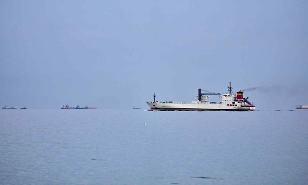 1 triệu tấn phân bón mắc kẹt ở vùng Vịnh vì eo biển Hormuz bị phong tỏa