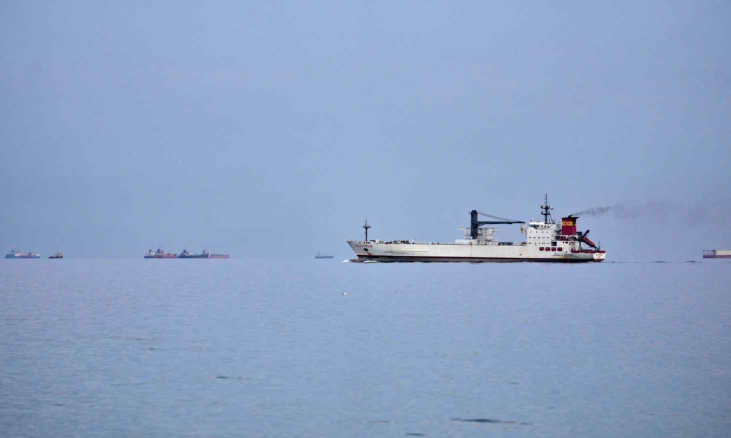 1 triệu tấn phân bón mắc kẹt ở vùng Vịnh vì eo biển Hormuz bị phong tỏa