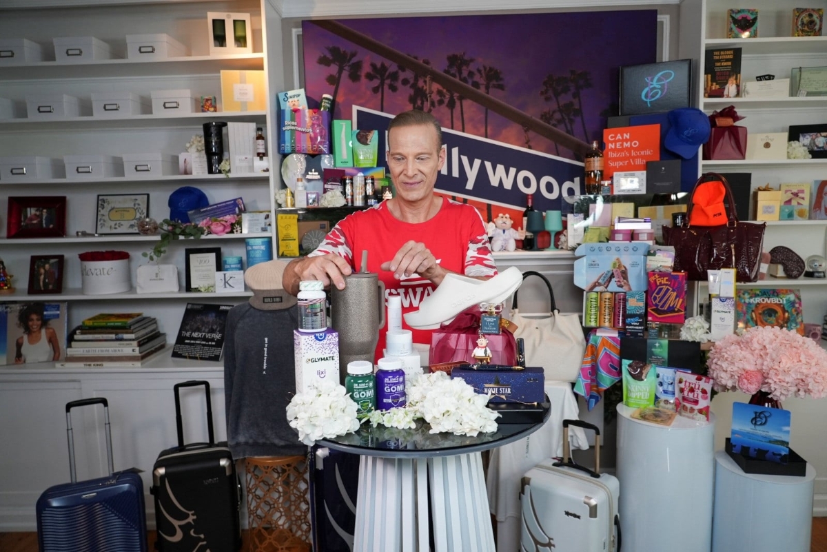 Danh sách các phần quà do công ty tiếp thị Distinctive Assets của Los Angeles tuyển chọn.