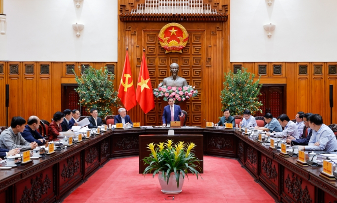 PM orders uninterrupted fuel supply and mulls budget support for price stability