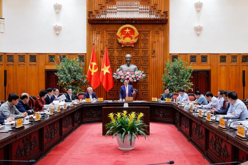 PM orders uninterrupted fuel supply and mulls budget support for price stability