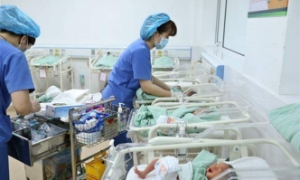 Đề xuất hỗ trợ 2 triệu đồng cho mỗi phụ nữ sinh đủ 2 con trước 35 tuổi