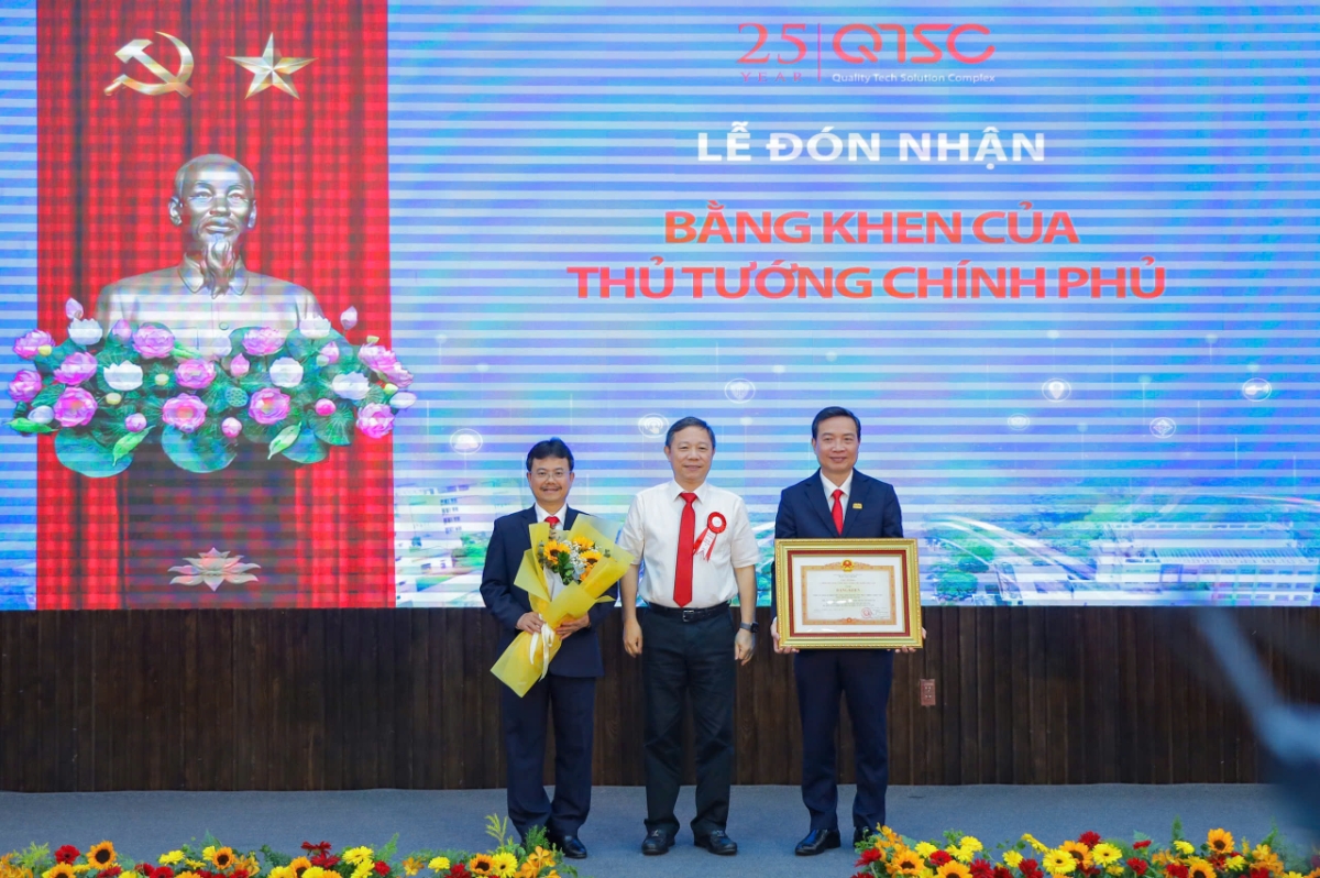 Công viên phần mềm Quang Trung vinh dự nhận Bằng khen của Thủ tướng Chính phủ, chiều 16/3.