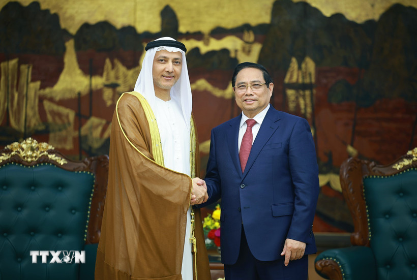 Thủ tướng Phạm Minh Chính tiếp ông Bader Almatrooshi, Đại sứ Các Tiểu vương quốc Ả Rập Thống nhất (UAE) tại Việt Nam. Ảnh: TTXVN