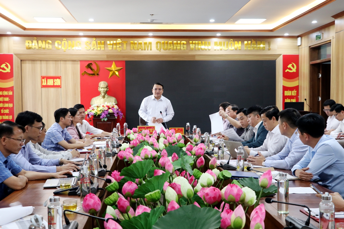 Quang cảnh buổi làm việc