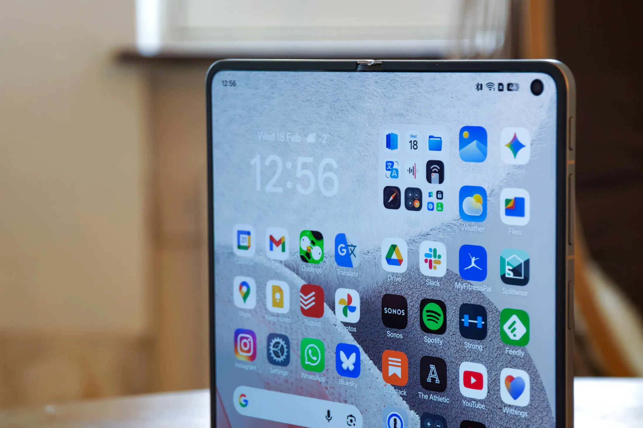 Điện thoại gập không nếp gấp từ Trung Quốc: Bước ngoặt thách thức Samsung và Apple