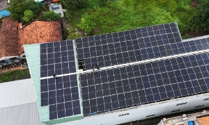 Hệ thống điện mặt trời áp mái do SmartSolar triển khai tại một doanh nghiệp sản xuất thực phẩm tại TP. Hồ Chí Minh.
