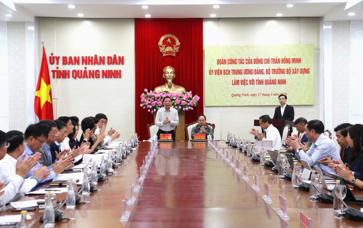 Toàn cảnh buổi làm việc.