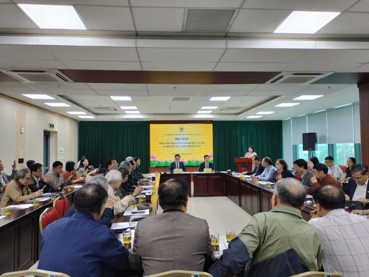 Hội thảo đóng góp ý kiến của cử tri trí thức gửi tới kỳ họp thứ Nhất, Quốc hội Khóa XVI. Ảnh: Nhĩ Anh