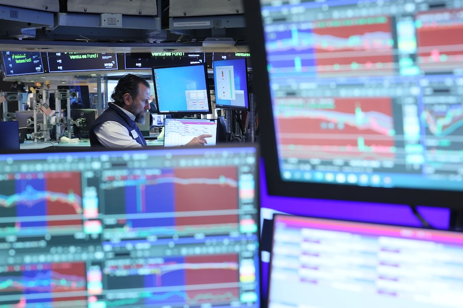 Các “ông lớn” công nghệ như Amazon, Google (thuộc Alphabet Inc.), Meta và đặc biệt là Microsoft đã tăng mạnh việc mua các tín chỉ carbon