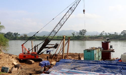 Nghệ An đốc thúc 18 dự án hạ tầng miền Tây
