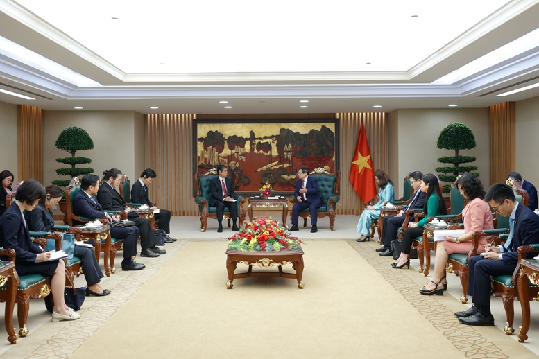 Đại sứ Ito Naoki khẳng định sẽ báo cáo với Chính phủ Nhật Bản và các cơ quan liên quan của Nhật Bản về các đề xuất của Thủ tướng Chính phủ liên quan hỗ trợ Việt Nam đảm bảo an ninh năng lượng - Ảnh: VGP