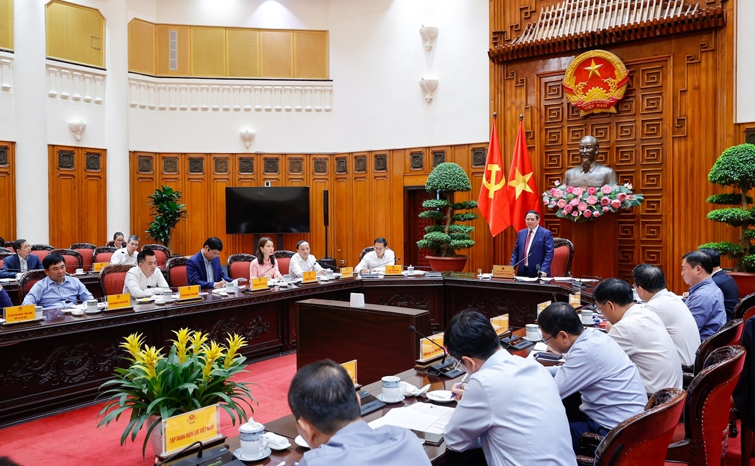 Thủ tướng giao 11 nhiệm vụ, giải pháp cụ thể cho từng bộ, ngành, địa phương, doanh nghiệp. Ảnh: VGP.