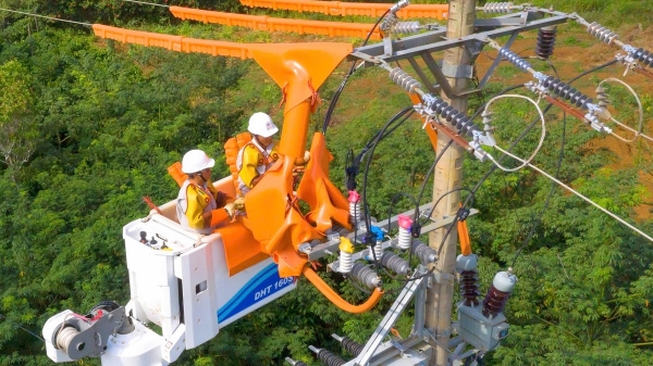 Ưu tiên đảm bảo cung ứng điện và xử lý dứt điểm giá FIT