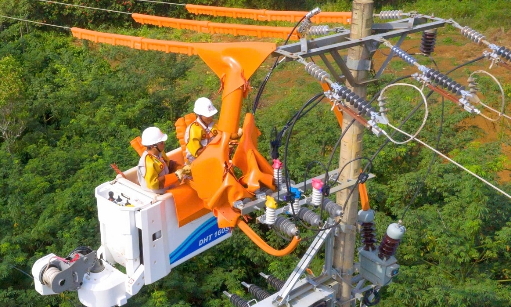 Bộ Công Thương yêu cầu các đơn vị tập trung cao độ cho công tác bảo đảm cung ứng điện phục vụ sản xuất và đời sống.