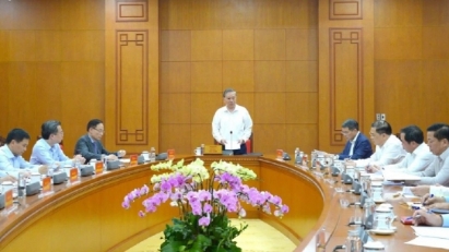 Party leader calls for stronger trade links, risk management in global integration