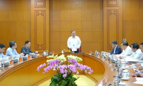 Party leader calls for stronger trade links, risk management in global integration