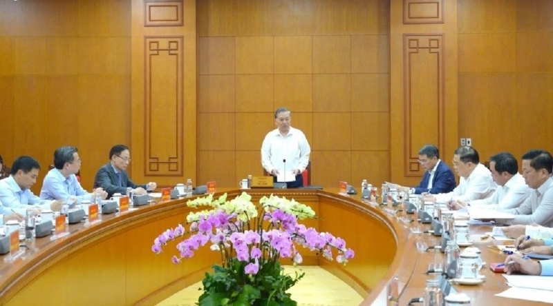 Party leader calls for stronger trade links, risk management in global integration