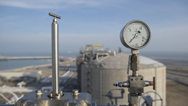 Giá dầu thô và khí đốt ở châu Âu tăng dữ dội sau khi nhà máy LNG của Qatar bị tấn công