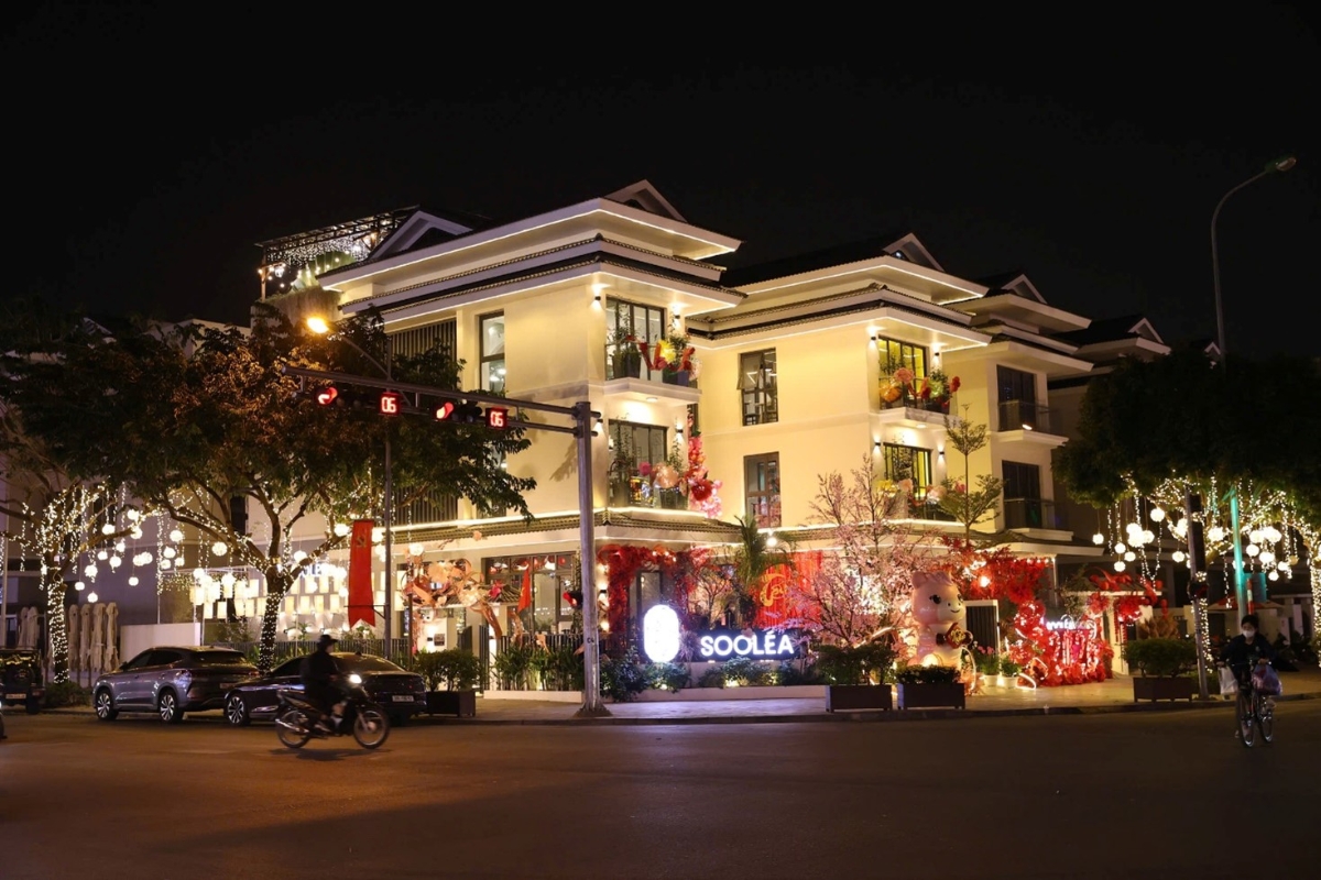 Góc ngã tư gần Công viên Thiên văn học tại Khu đô thị mới Dương Nội.