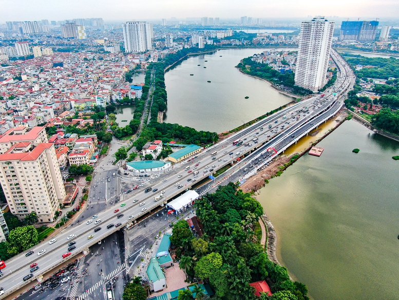 Vành đai 3 đi qua bán đảo Linh Đàm - tuyến đường giao thông huyết mạch nối trung tâm TP. Hà Nội với cửa ngõ phía nam - Ảnh: TTXVN