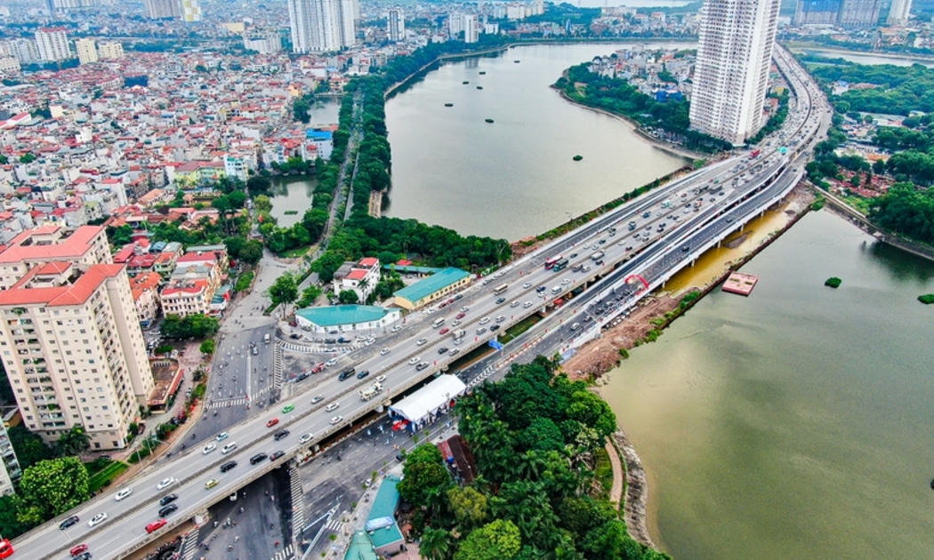 Vành đai 3 đi qua bán đảo Linh Đàm - tuyến đường giao thông huyết mạch nối trung tâm TP. Hà Nội với cửa ngõ phía nam - Ảnh: TTXVN