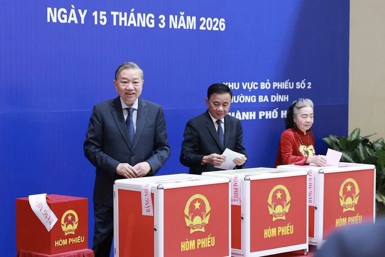 Tổng Bí thư Tô Lâm thực hiện quyền công dân, bỏ phiếu bầu đại biểu Quốc hội khóa XVI và HĐND các cấp nhiệm kỳ 2026-2031 - Ảnh: VGP