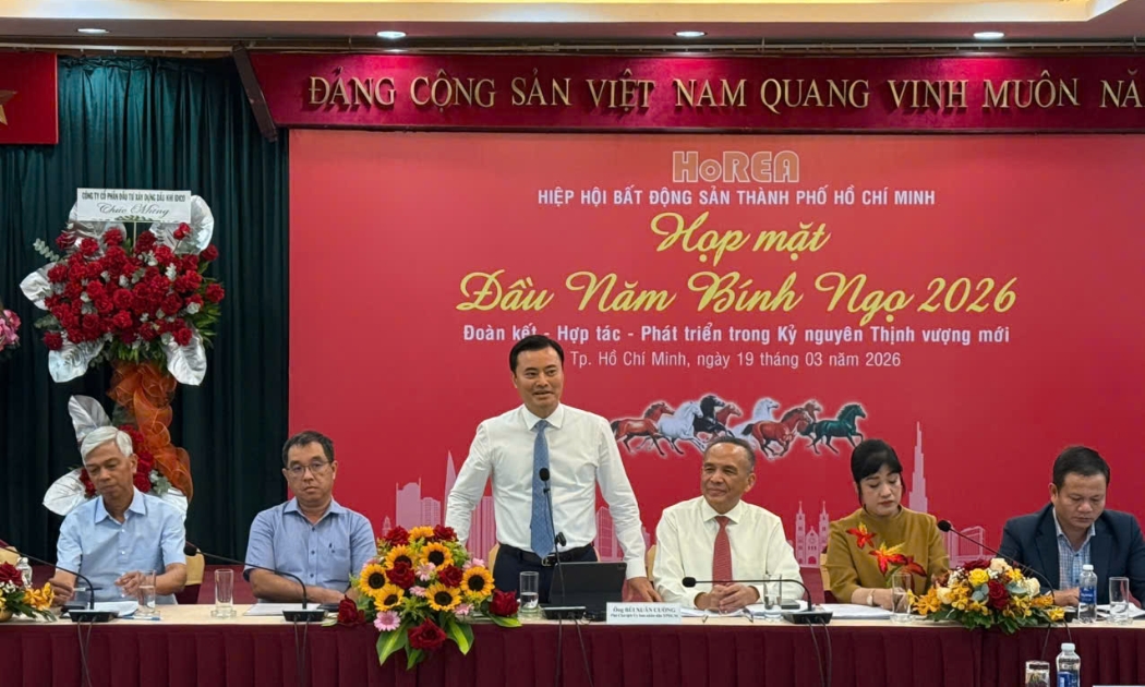 Phó Chủ tịch UBND TP. Hồ Chí Minh Bùi Xuân Cường phát biểu tại buổi họp đầu năm do Hiệp hội Bất động sản TP. Hồ Chí Minh (HoREA) tổ chức, chiều 19/3.