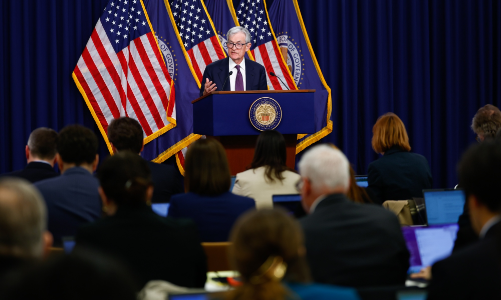 Fed giữ nguyên lãi suất, dự báo chỉ giảm một lần trong năm 2026