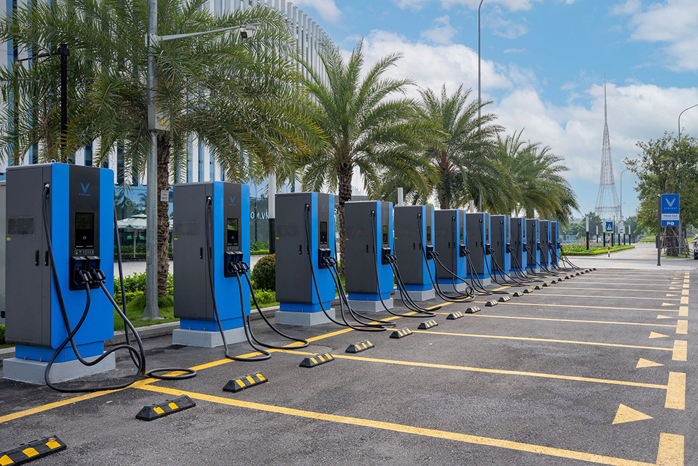 Một khu trạm sạc của VinFast tại Hà Nội.