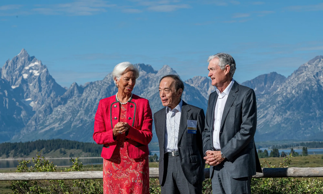 USD lao dốc sau cuộc họp của ba ngân hàng trung ương lớn