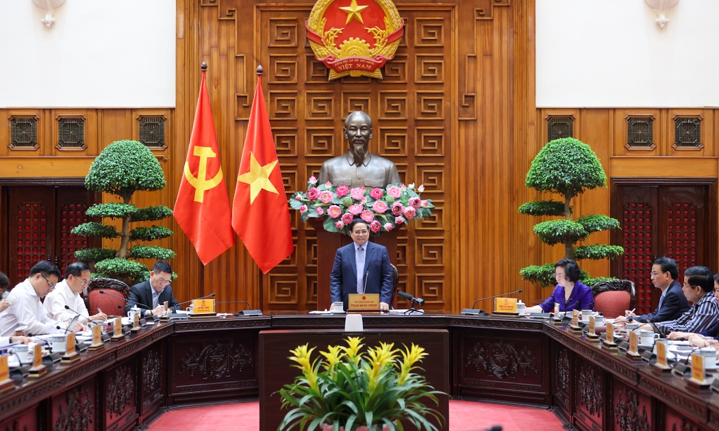 Thủ tướng Phạm Minh Chính chủ trì cuộc họp của Thường trực Chính phủ về đảm bảo nguồn cung, giá nhiên liệu. Ảnh: VGP