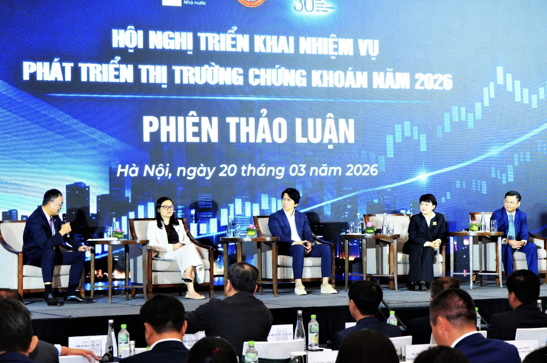 Tổng giám đốc Dragon Capital: 