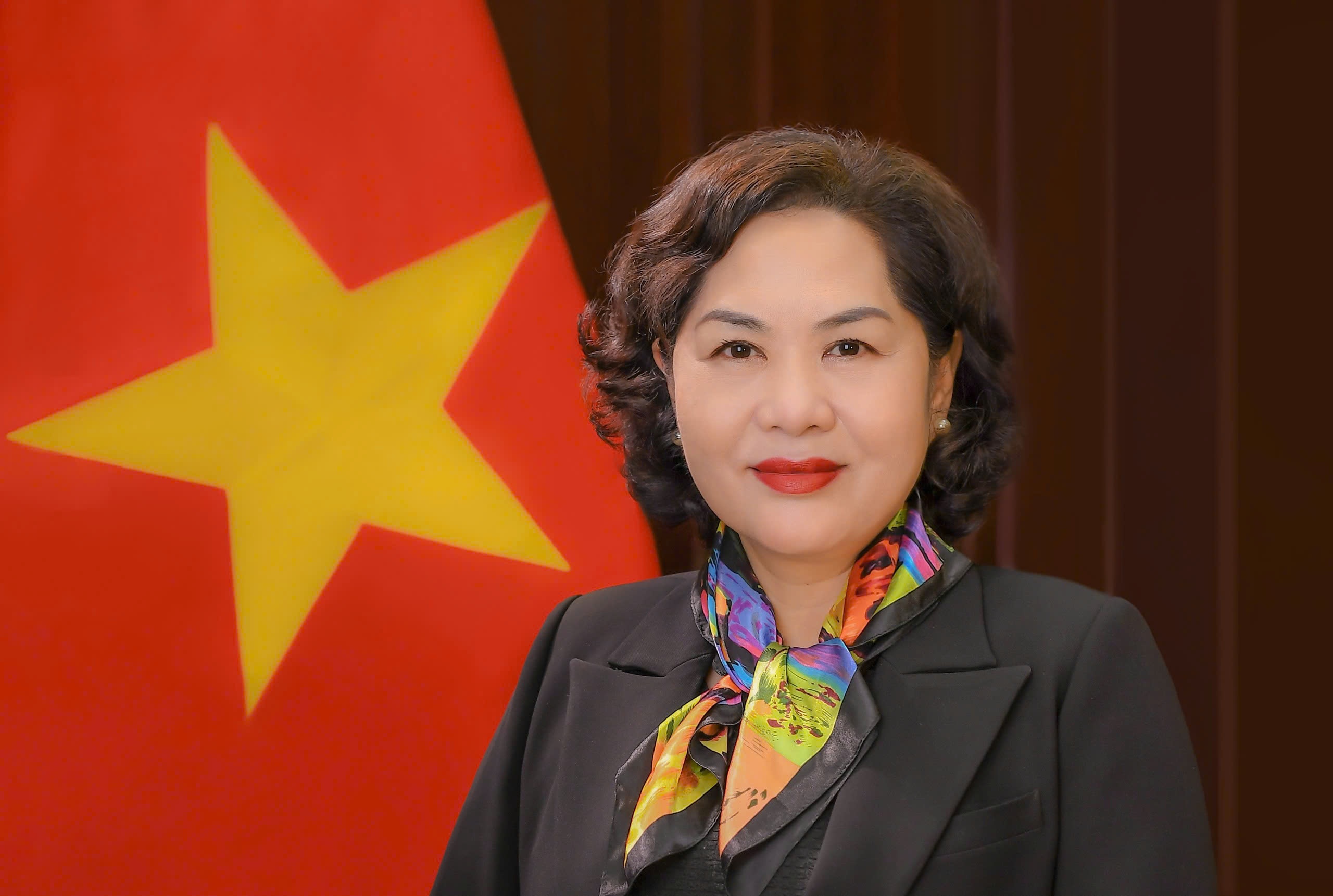 Bà Nguyễn Thị Hồng , Ủy viên Ban Chấp hành Trung ương Đảng, Ủy viên Ban Chấp hành Đảng bộ Chính phủ, Bí thư Đảng ủy, Thống đốc Ngân hàng Nhà nước Việt Nam.