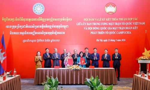 Củng cố và tăng cường hợp tác giữa Mặt trận hai nước Việt Nam - Campuchia