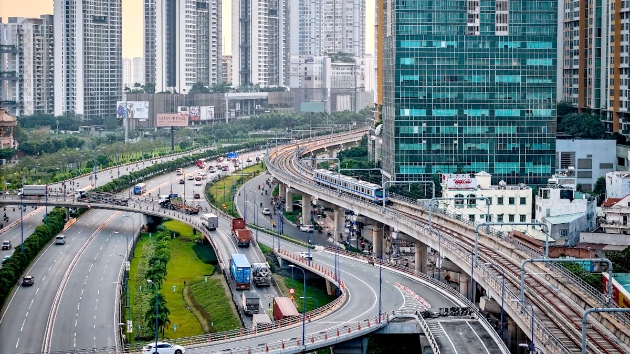 PM orders stronger price management over construction materials, accelerating key transport projects