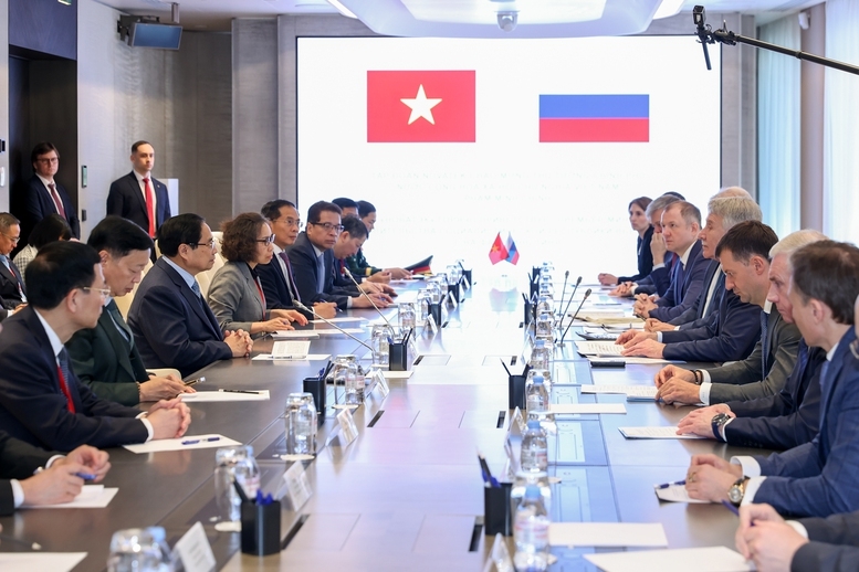 Thủ tướng Phạm Minh Chính đánh giá hoạt động của Tập đoàn phù hợp với định hướng, chiến lược lớn của Việt Nam, với mục tiêu tăng trưởng kinh tế từ 10% trở lên, đạt phát thải ròng bằng 0 vào năm 2050 - Ảnh: VGP