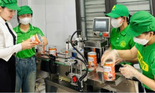 A spectacular transition in gender roles