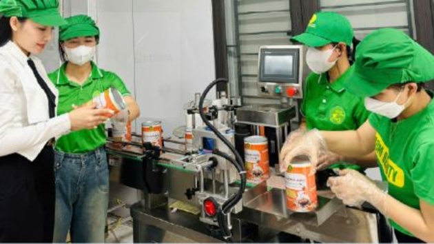 A spectacular transition in gender roles