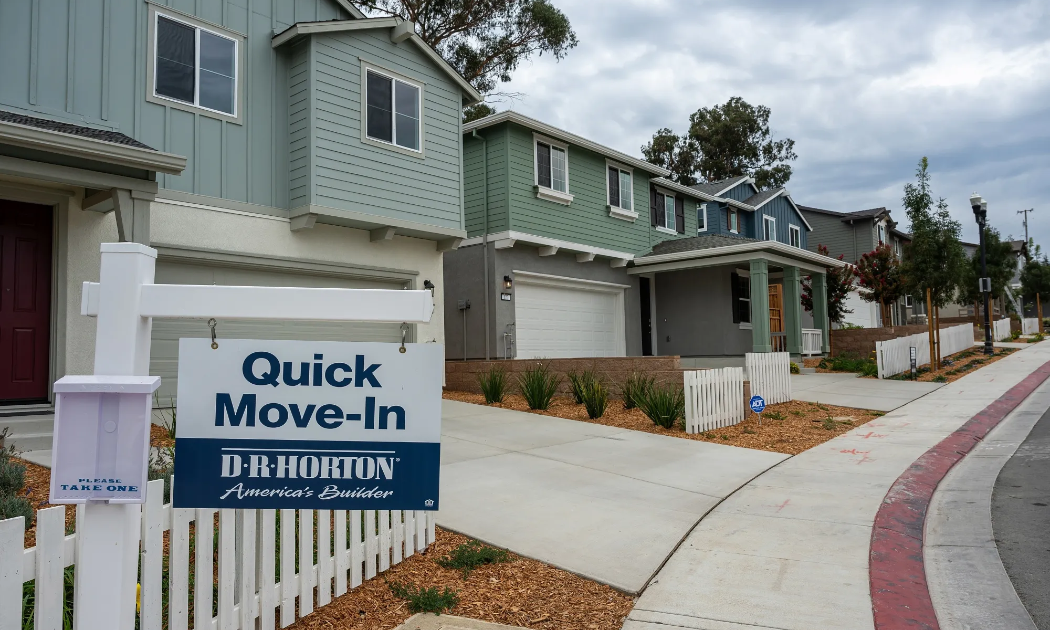 Cuộc chiến ở Vùng Vịnh khiến lãi suất vay mua nhà trả góp ở Mỹ tăng mạnh