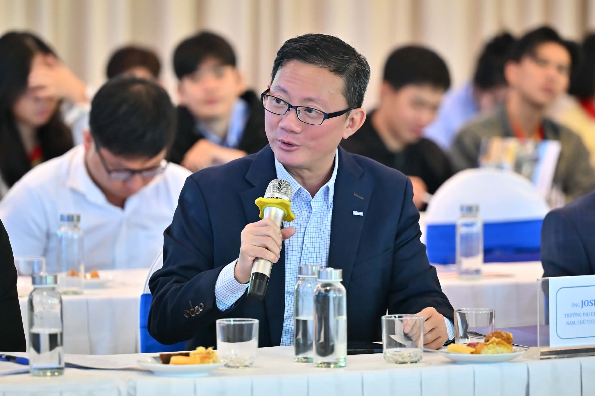 Ông Joseph Low, , Trưởng đại diện Keppel tại Việt Nam, kiêm Chủ tịch, Khối Bất động sản, Keppel Việt Nam, tại phiên thảo luận giải pháp và tầm nhìn cho an ninh nguồn nước Đồng bằng sông Cửu Long trước biến đổi khí hậu.