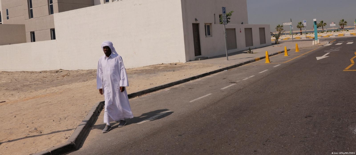 Trong nhiều thập kỷ, một quy tắc bất thành văn đã được áp dụng tại Dubai: bất kể những xung đột nào làm rung chuyển Trung Đông, chúng đều dừng lại ở biên giới UAE. Tuy nhiên, sự chắc chắn đã bị phá vỡ kể từ cuối tháng 2. Các cuộc tấn công trả đũa của Iran nhằm vào các đồng minh của Mỹ ở vùng Vịnh đã khiến người nước ngoài phải rời đi.