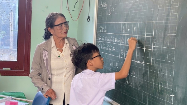 Lần đầu tiên có quy định về nhà giáo hợp đồng toàn thời gian sau khi nghỉ hưu