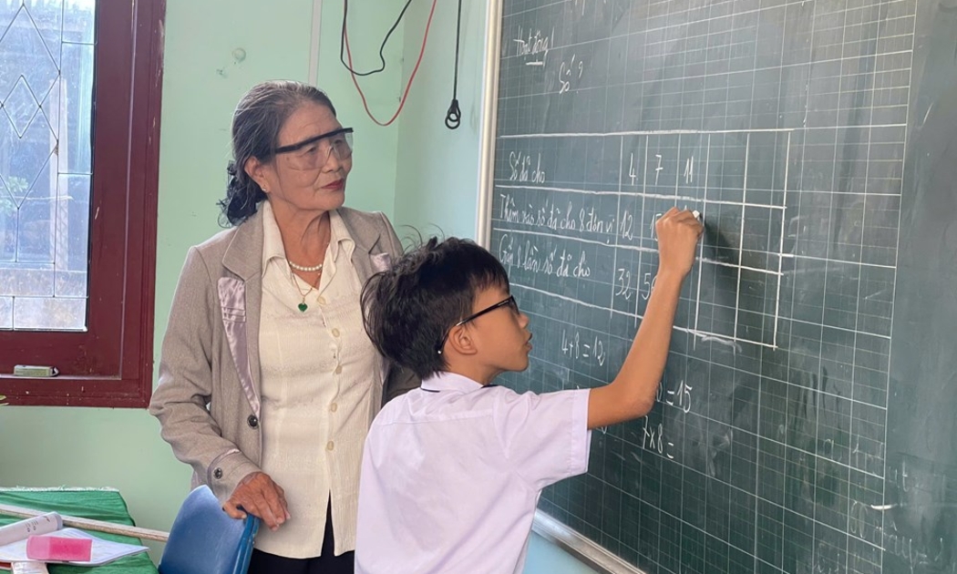 Lần đầu tiên có quy định về nhà giáo hợp đồng toàn thời gian sau khi nghỉ hưu