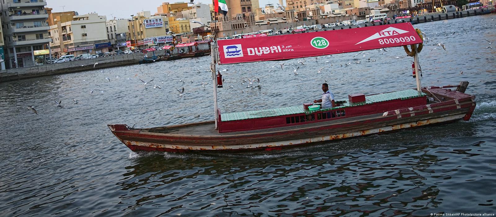 Trong nhiều năm, khu vực Vịnh Ba Tư, đặc biệt là Dubai, đã xây dựng hình ảnh là nơi trú ẩn an toàn cho các nhà đầu tư, doanh nghiệp và giới thượng lưu quốc tế, chuẩn bị cho tương lai hậu dầu mỏ. Chỉ riêng năm 2025, khoảng 9.800 triệu phú đã chuyển đến UAE - nhiều hơn bất kỳ quốc gia nào khác trên thế giới.
