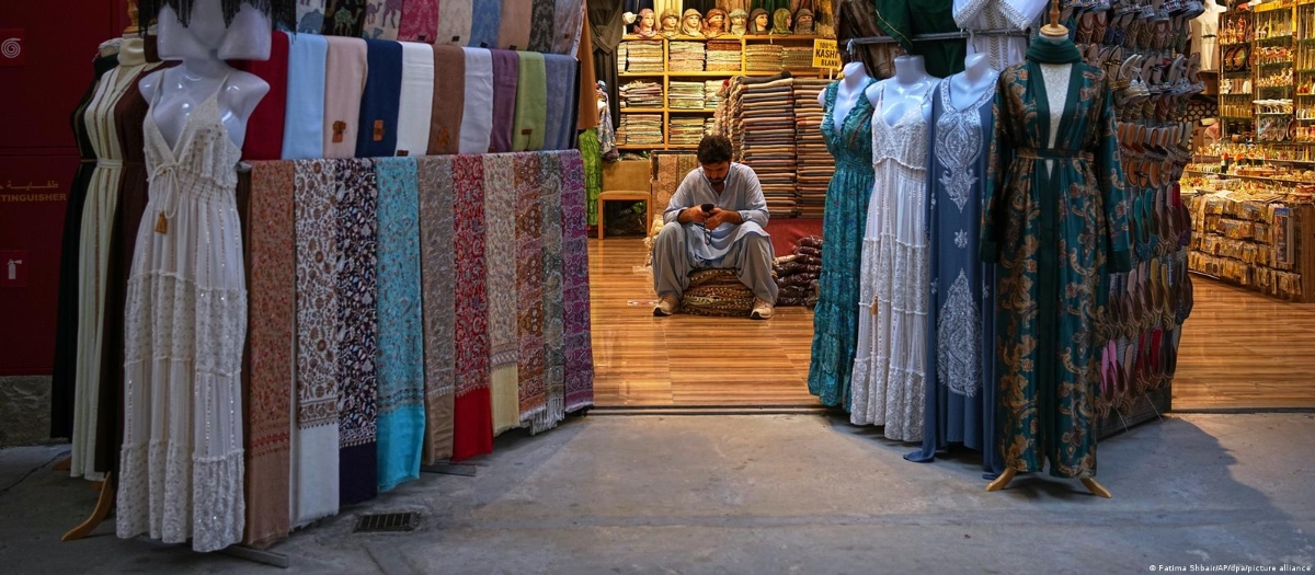 Du lịch là một trong những trụ cột kinh tế của UAE, chiếm khoảng 12% tổng sản phẩm quốc nội vào năm 2025. Hiện tại, tháng 3/2026 ghi nhận khung cảnh vắng vẻ đáng kinh ngạc. Ảnh: DW