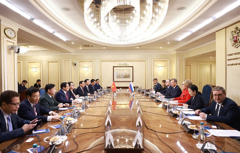 Thủ tướng Chính phủ Phạm Minh Chính cảm ơn Chủ tịch Hội đồng Liên bang Nga Valentina Matviyenko đã dành cho Đoàn đại biểu cấp cao Việt Nam sự đón tiếp trọng thị, thân tình - Ảnh: VGP
