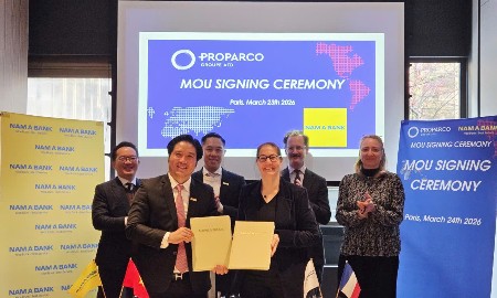Ông Trần Khải Hoàn – Thành viên HĐQT kiêm Quyền Tổng giám đốc Nam A Bank và Đại diện Lãnh đạo cấp cao Proparco ký kết Biên bản ghi nhớ hợp tác. Ảnh: Nam A Bank.