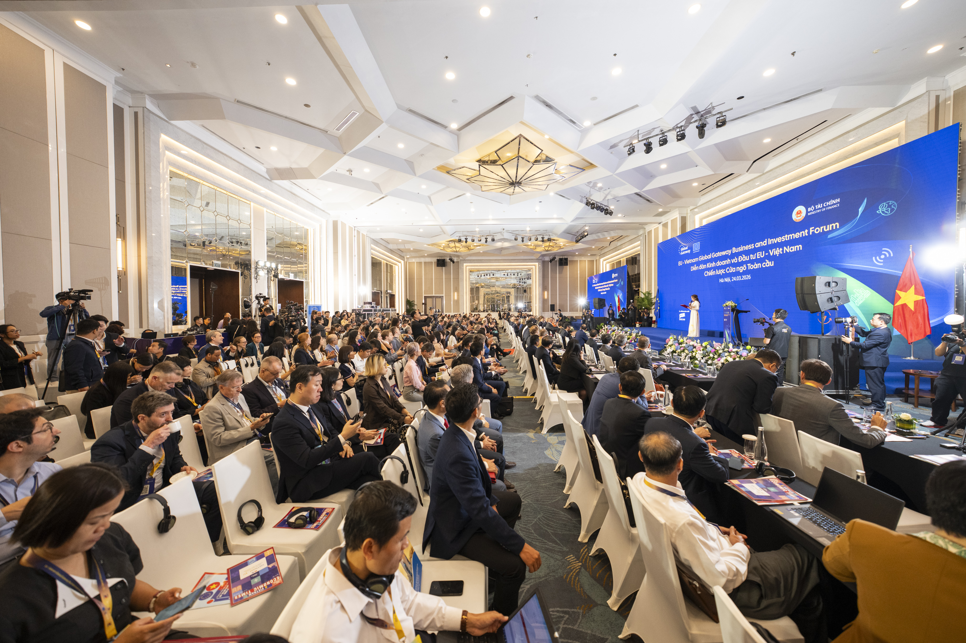 Diễn đàn được kỳ vọng sẽ đóng vai trò cầu nối tháo gỡ rào cản, thúc đẩy hợp tác thực chất và hỗ trợ doanh nghiệp, đặc biệt là doanh nghiệp nhỏ và vừa của Việt Nam, tiếp cận các nguồn lực quốc tế. Ảnh: Phái đoàn EU tại Việt Nam.