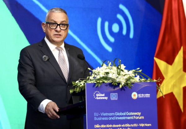 Cao ủy phụ trách Quan hệ đối tác quốc tế của Liên minh châu Âu (EU) Jozef Síkela phát biểu tại Diễn đàn.&nbsp;Ảnh: Việt Dũng.